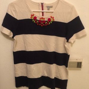 Short sleeve sweater shirt